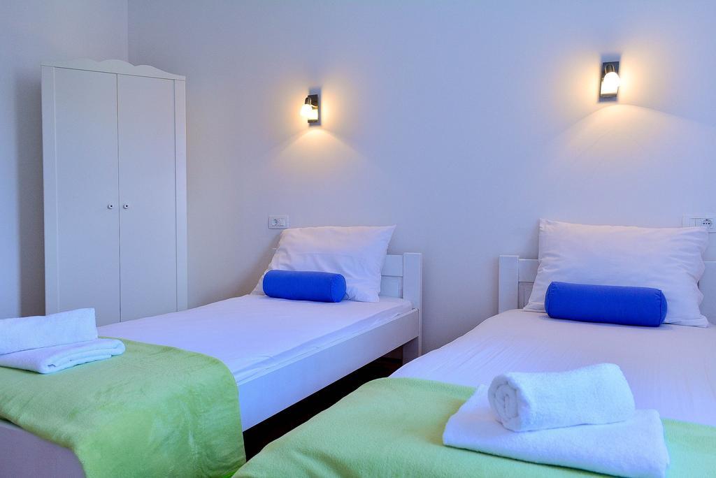 Golden B&B Split Room photo