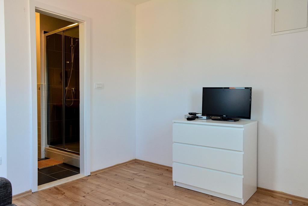 Golden B&B Split Room photo