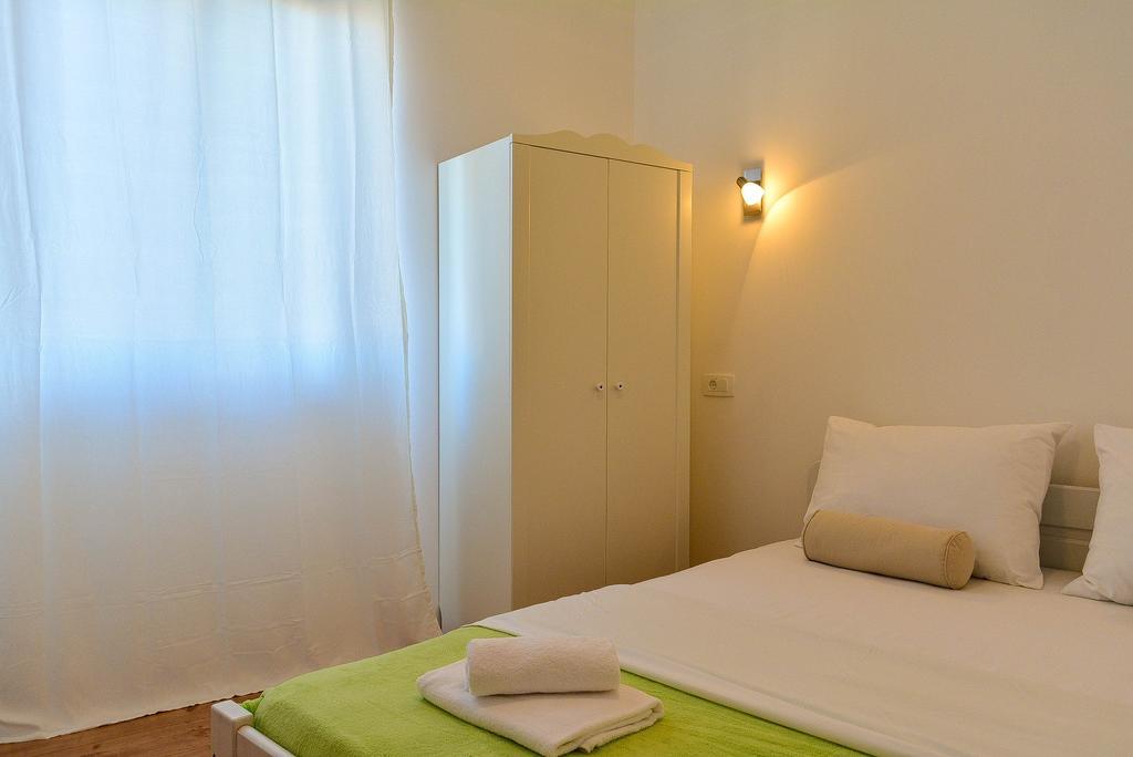 Golden B&B Split Room photo